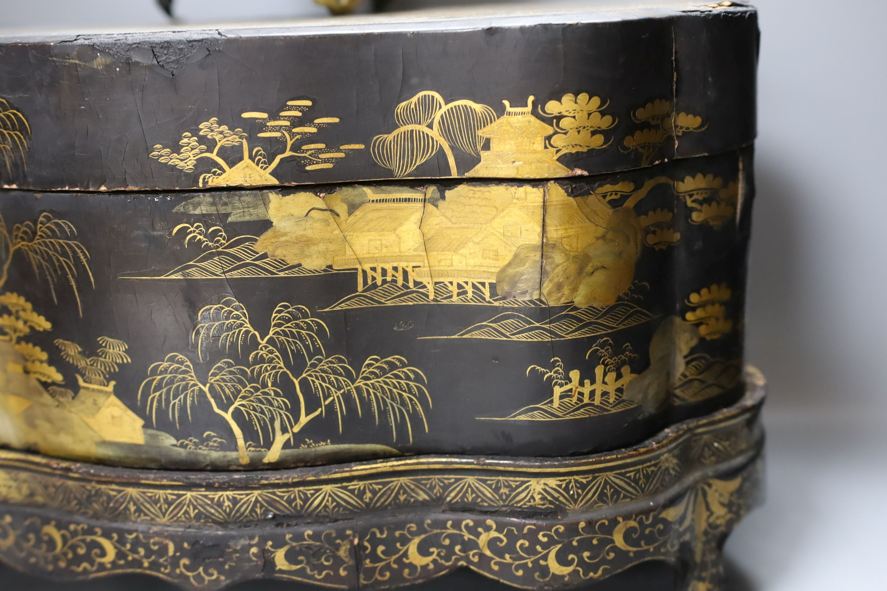 A Chinese gilt metal pierced jar and cover decorated with birds, together with a large Chinese lacquer box (2)